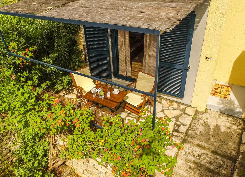 Manto On The Beach Apartments Barbati Exterior photo
