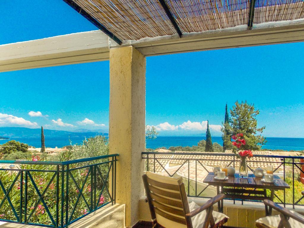 Manto On The Beach Apartments Barbati Exterior photo