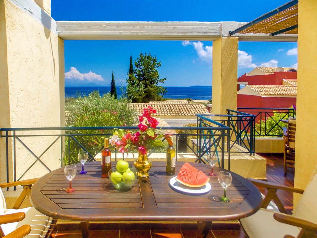 Manto On The Beach Apartments Barbati Exterior photo