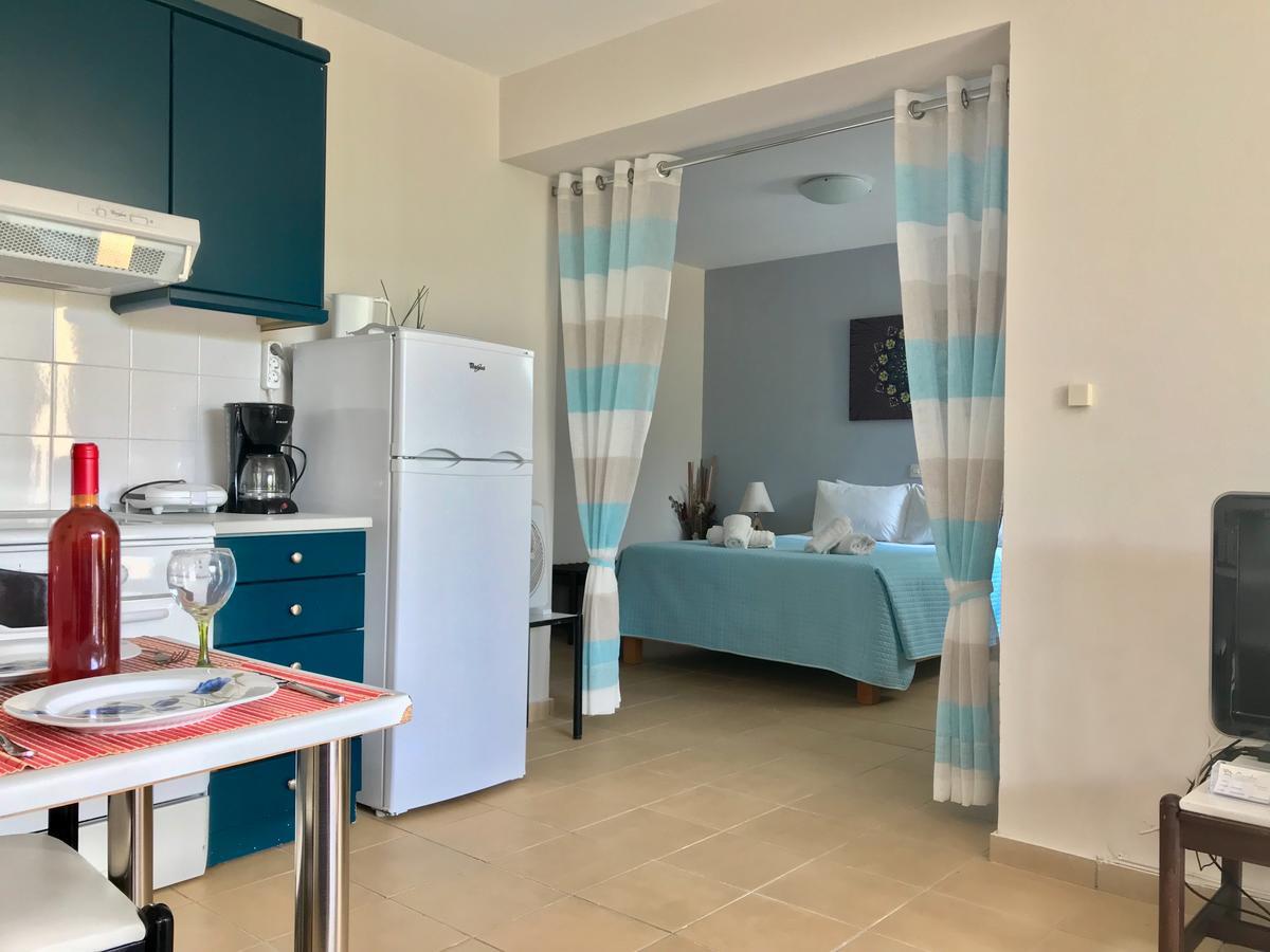 Manto On The Beach Apartments Barbati Exterior photo